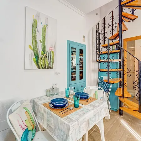 Charming Duplex , Cleaning Included Holiday home